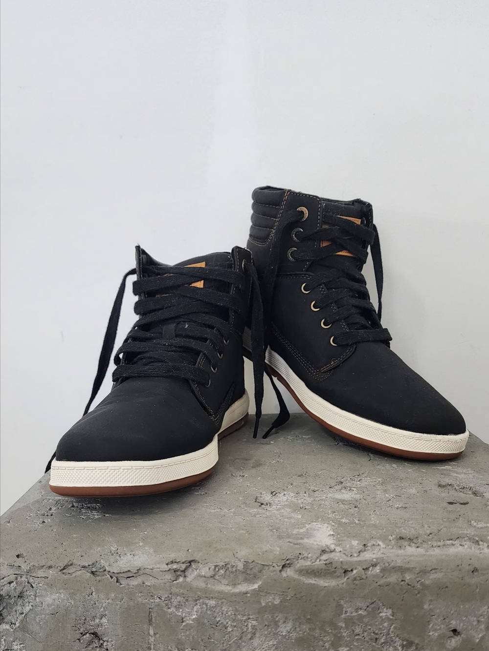 Levi's Black High-Top Lace-Up Boots with White Midsole